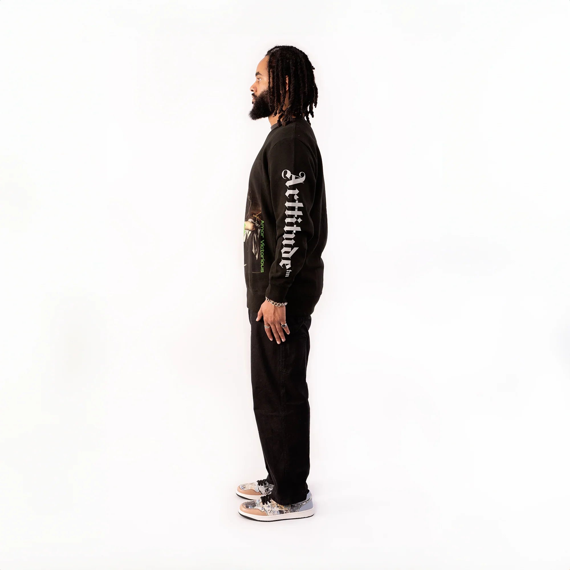 Amor Victorious Classic Crewneck